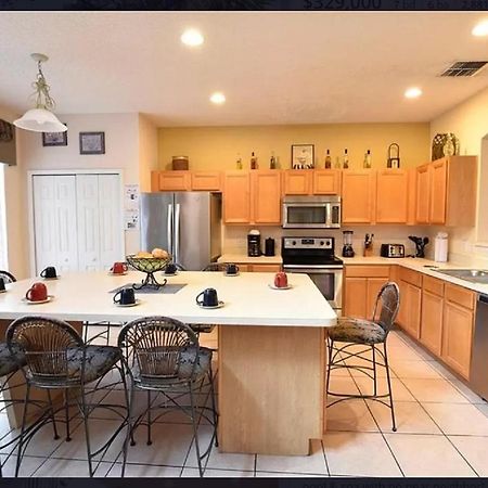 7 Bedroom, 6 Bath And Pool Near Disney In Emerald Island 4 King Master Suites คิสซิมมี ภายนอก รูปภาพ